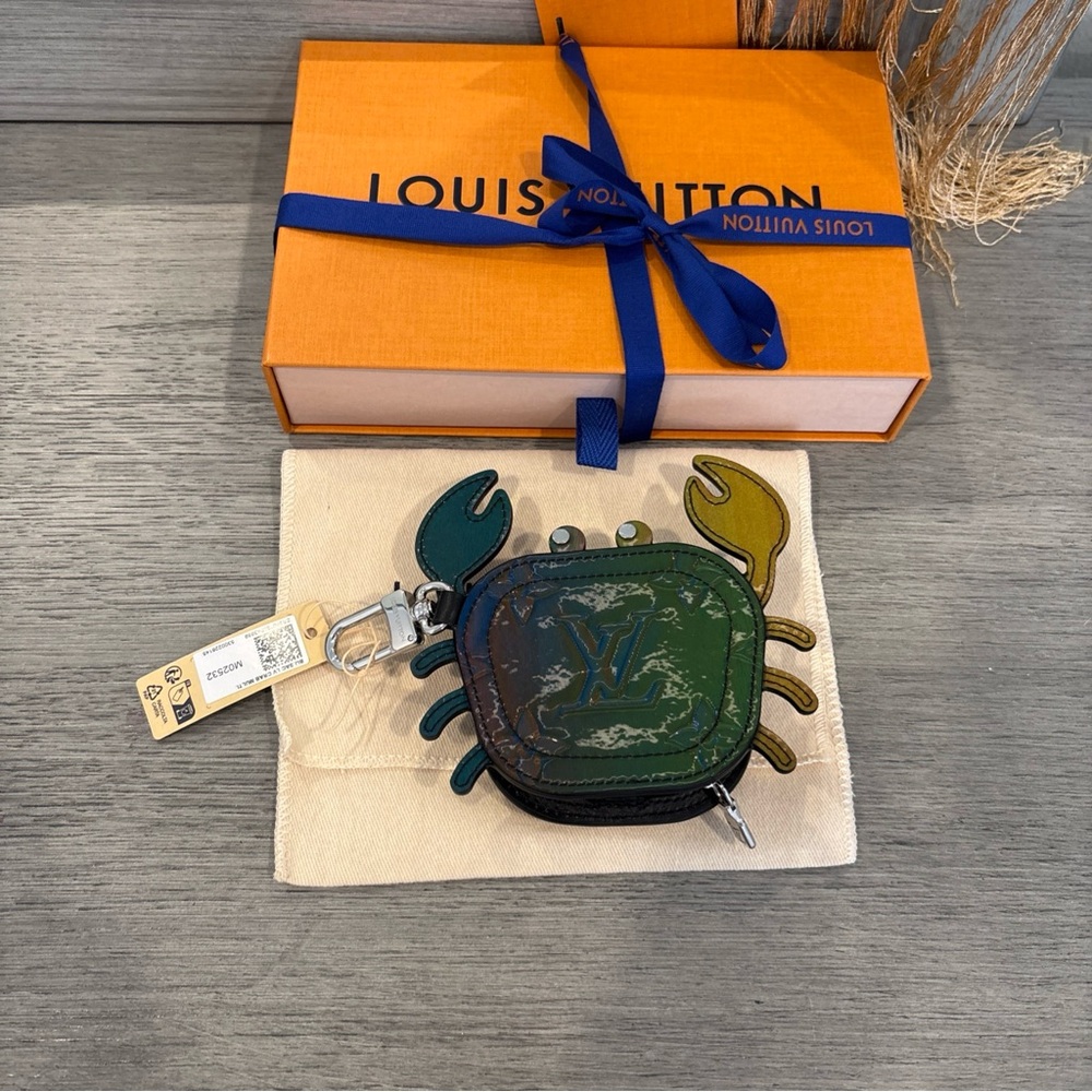 ***SOLD*** Louis Vuitton Spring 2025 Iridescent Crab Bag Charm- NWT - Picture 4 of 8